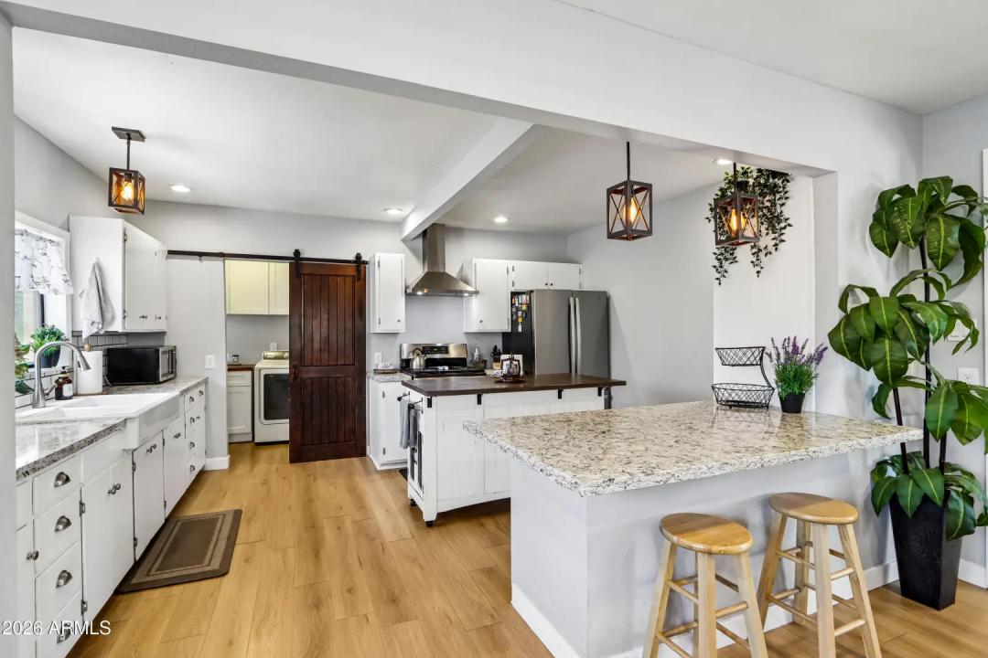 Real Estate Picture 19