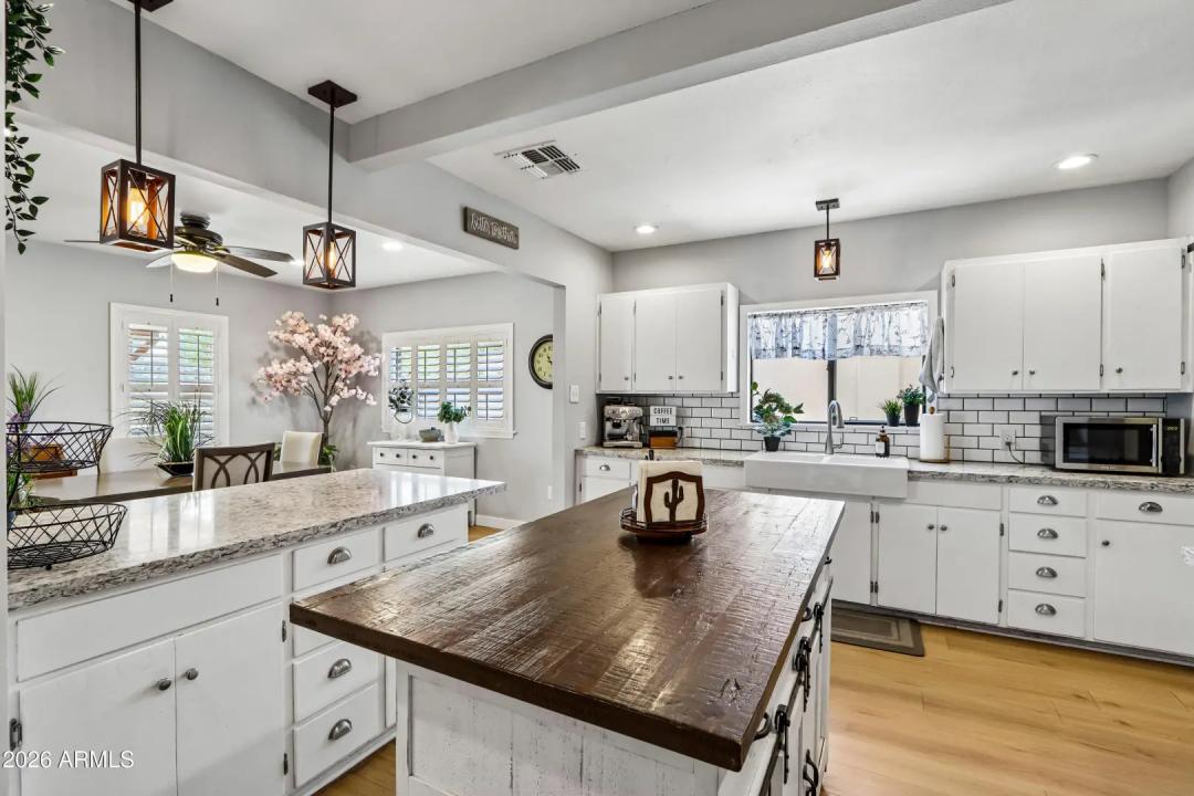 Real Estate Picture 22