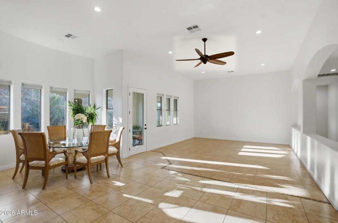 Real Estate Picture 10