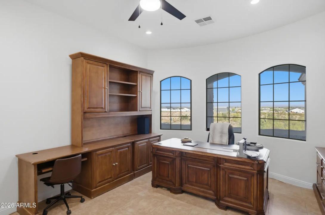 Real Estate Picture 14