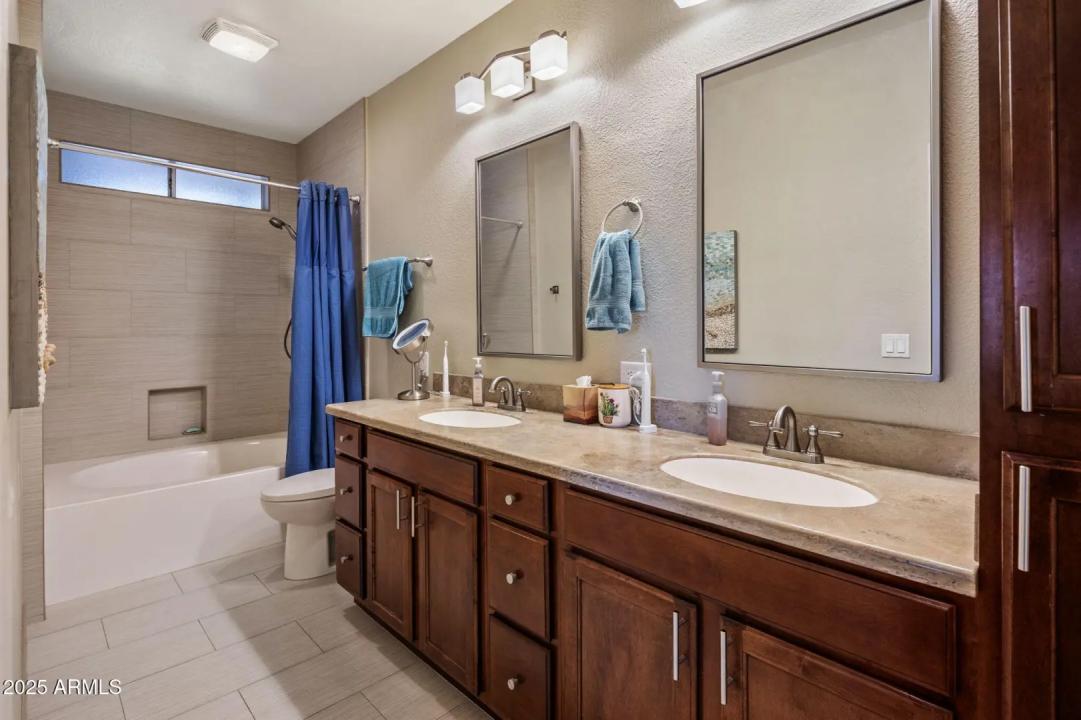 Real Estate Picture 9