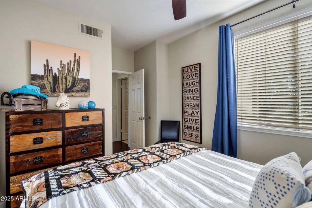 Real Estate Picture 17