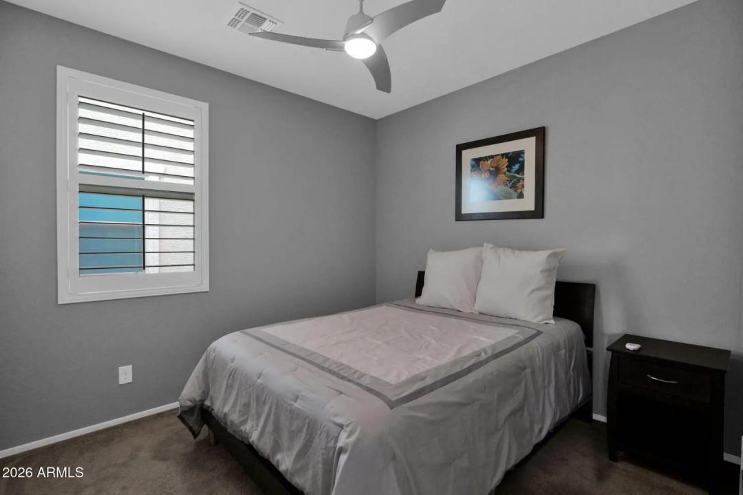Real Estate Picture 14