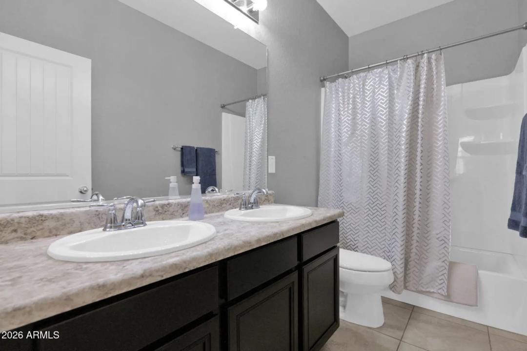 Real Estate Picture 15