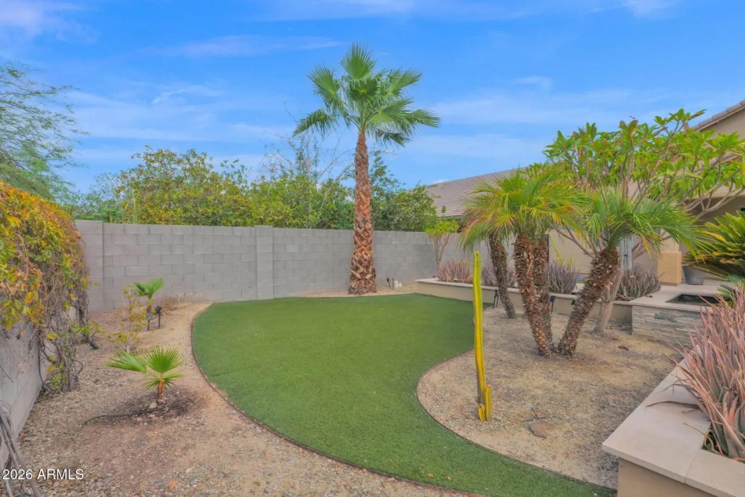 Real Estate Picture 24