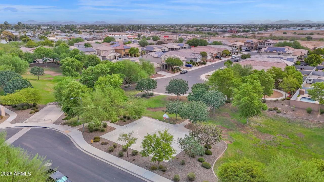 Real Estate Picture 28