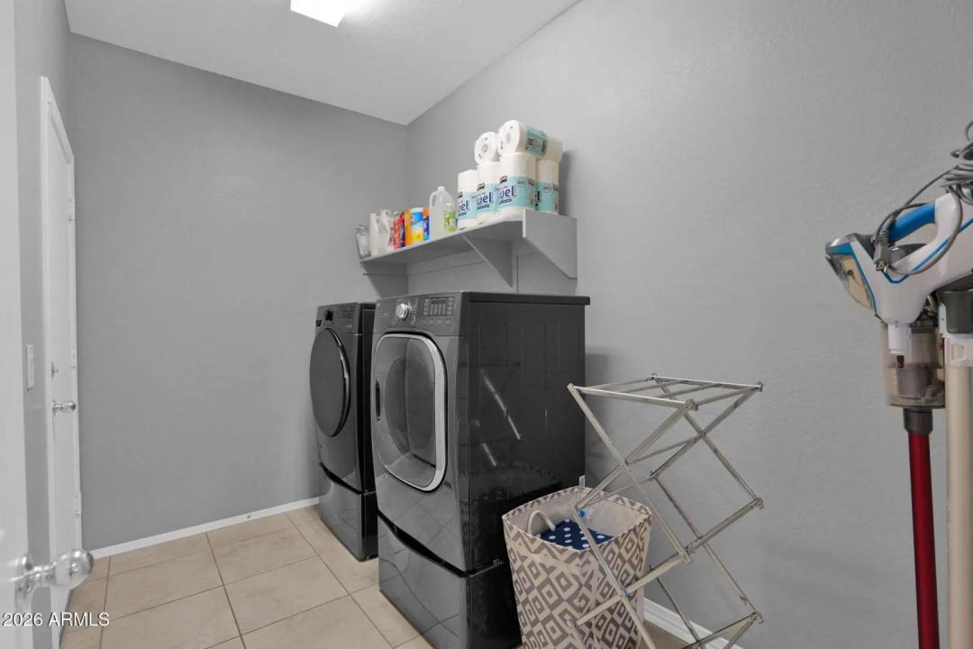 Real Estate Picture 16