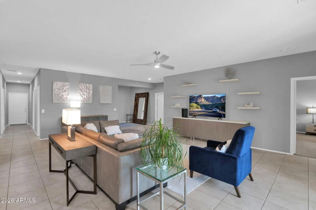 Real Estate Picture 7