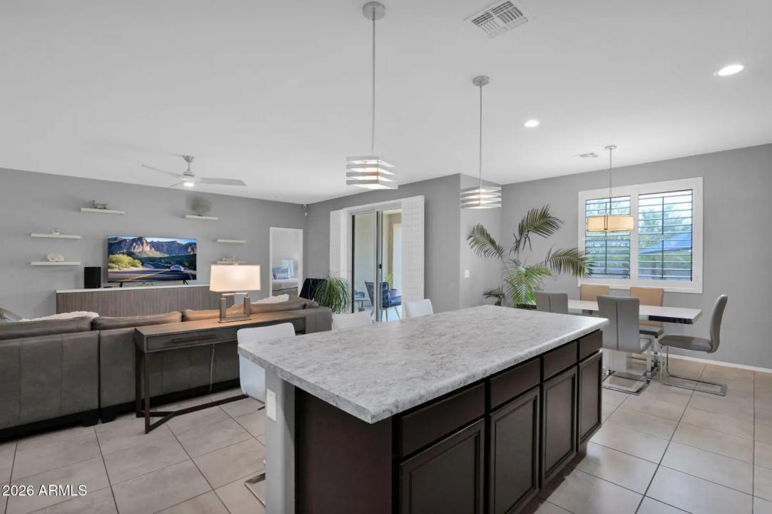 Real Estate Picture 5