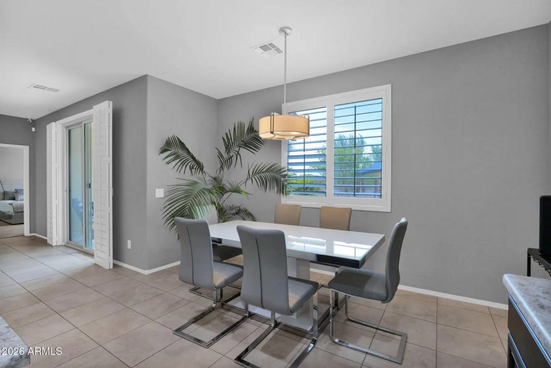 Real Estate Picture 6