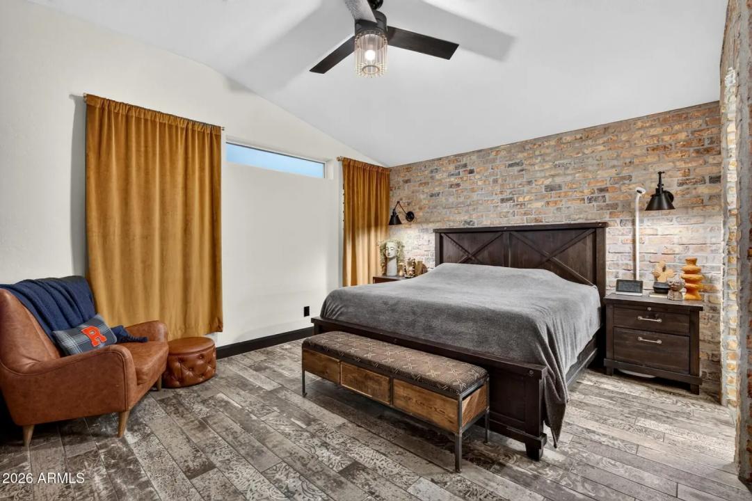 Real Estate Picture 19