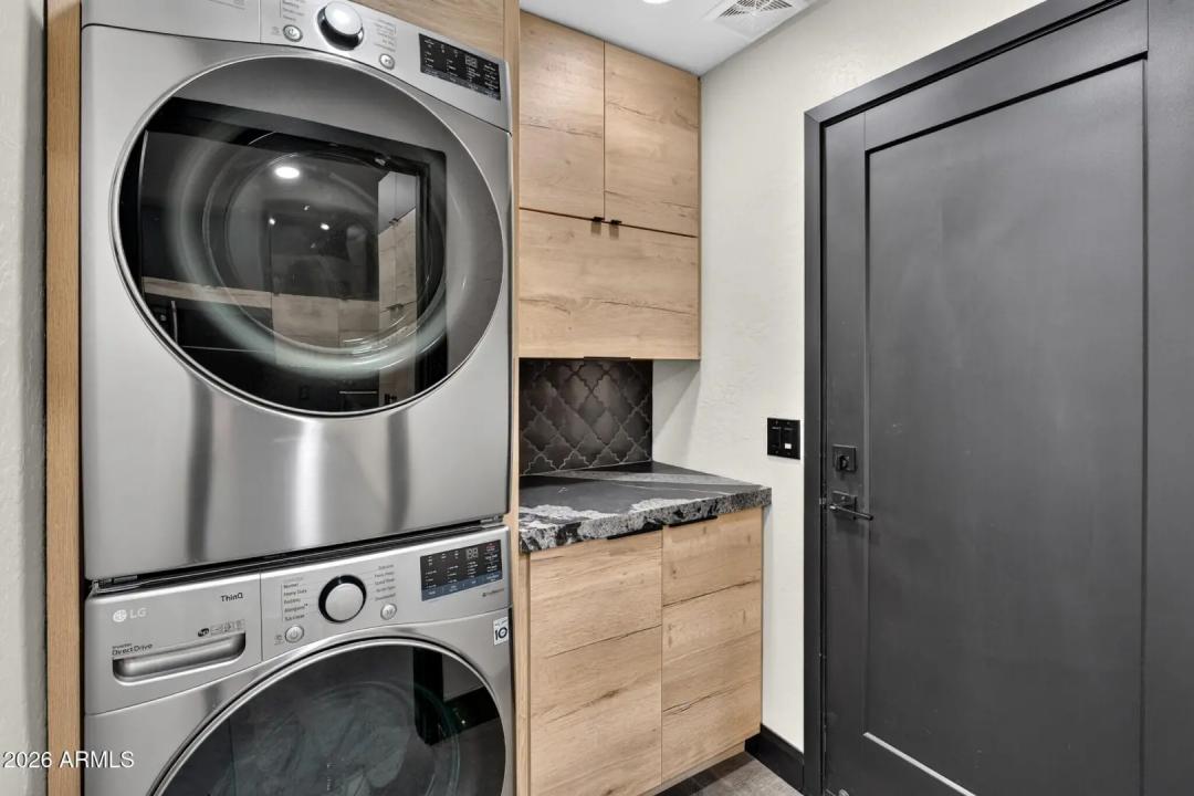 Real Estate Picture 17