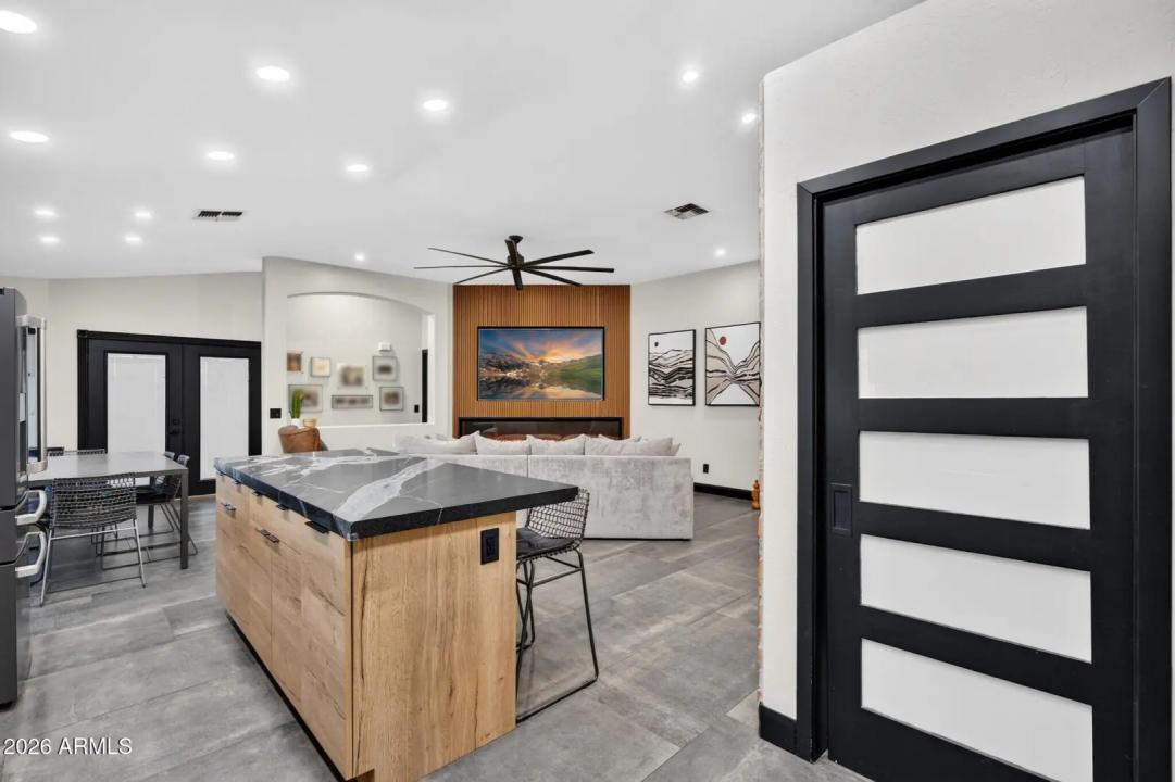Real Estate Picture 16