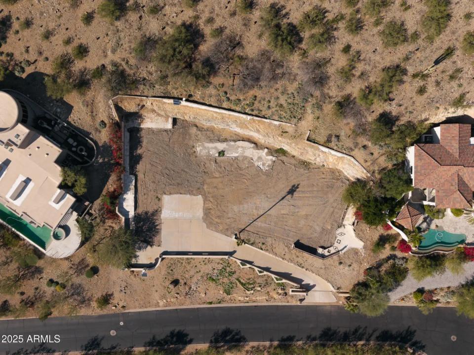 Real Estate Picture 4