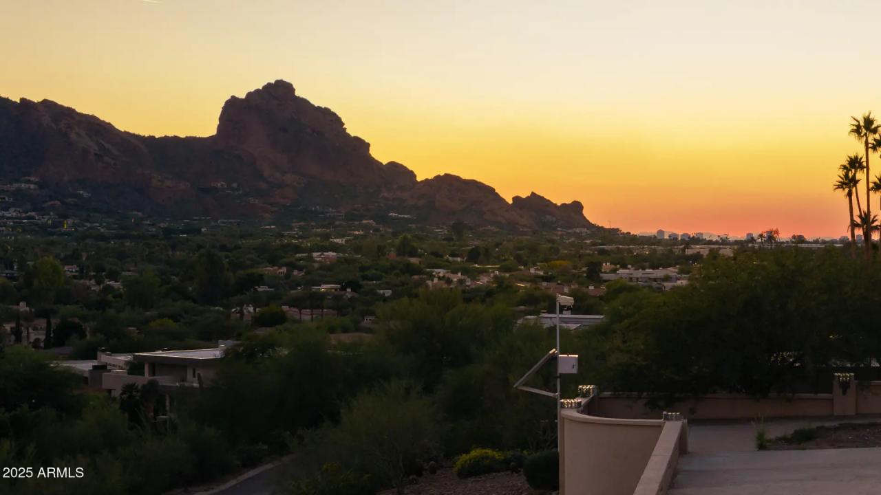 Real Estate Picture 8