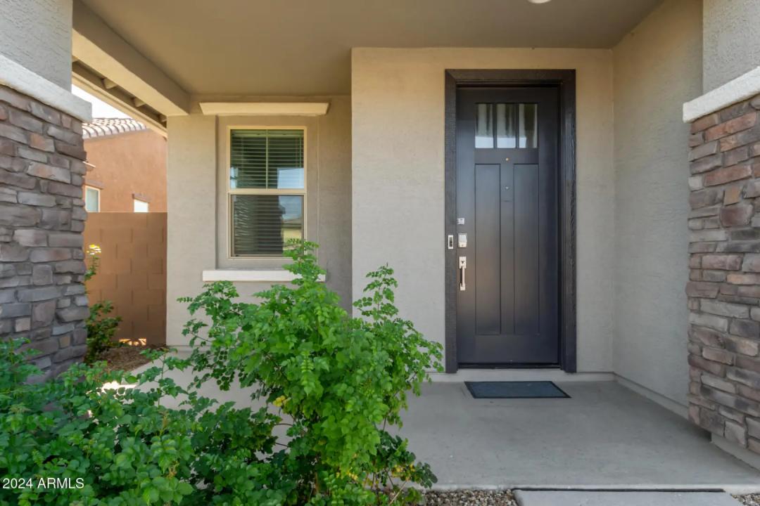 Real Estate Picture 4