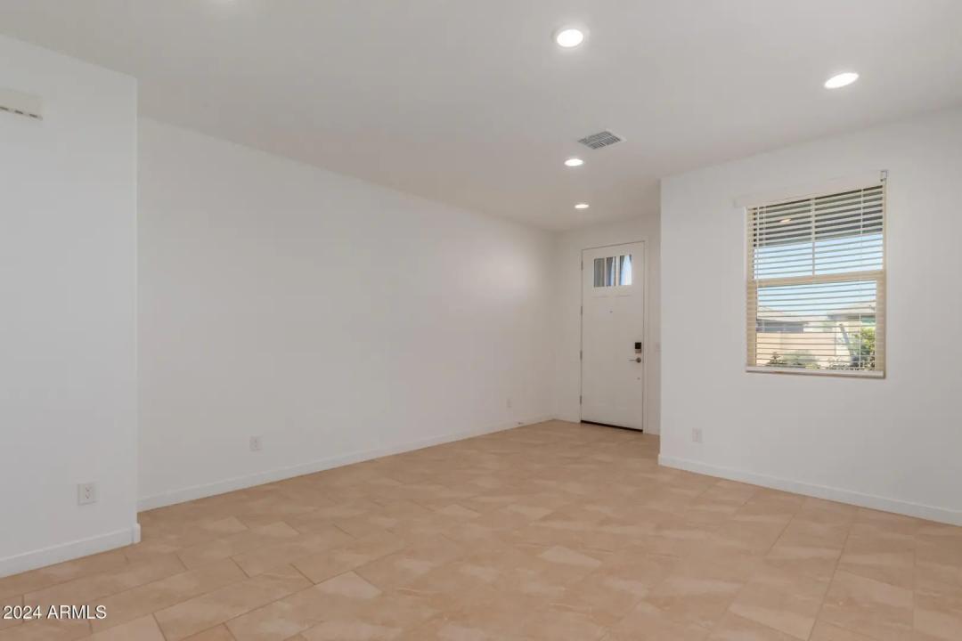 Real Estate Picture 6