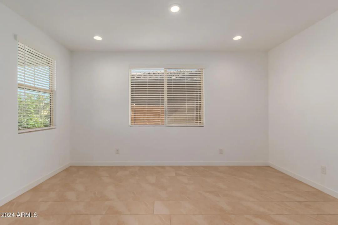 Real Estate Picture 7