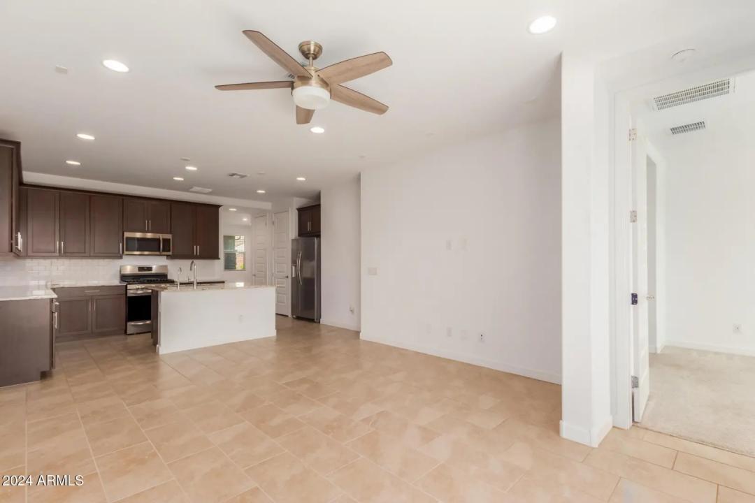 Real Estate Picture 10