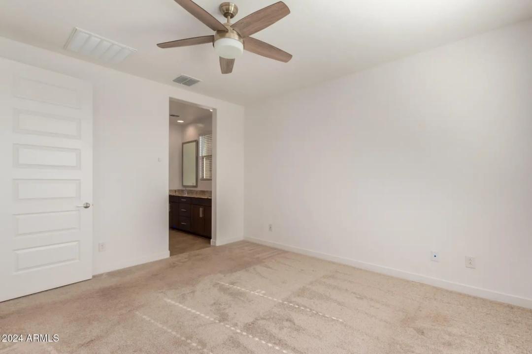 Real Estate Picture 15