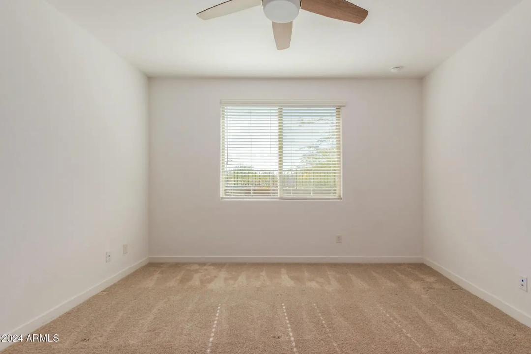 Real Estate Picture 17