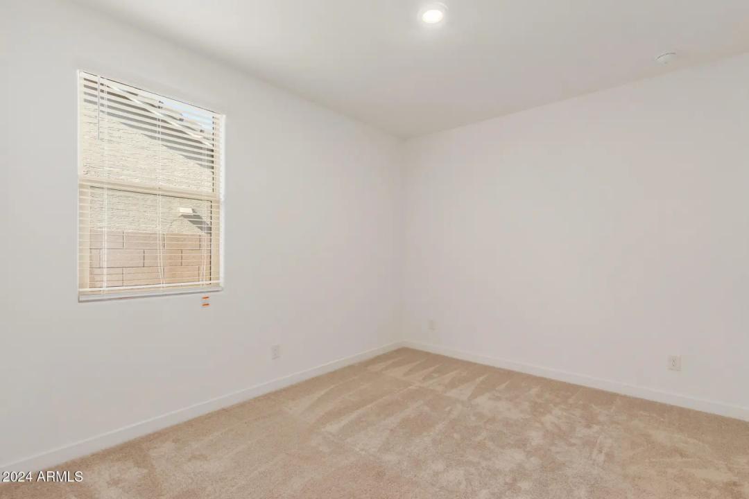 Real Estate Picture 22