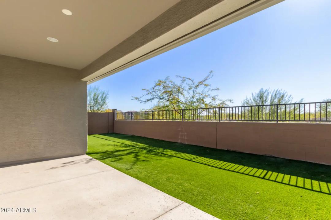 Real Estate Picture 30