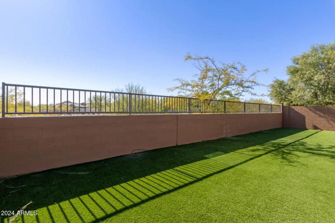 Real Estate Picture 33