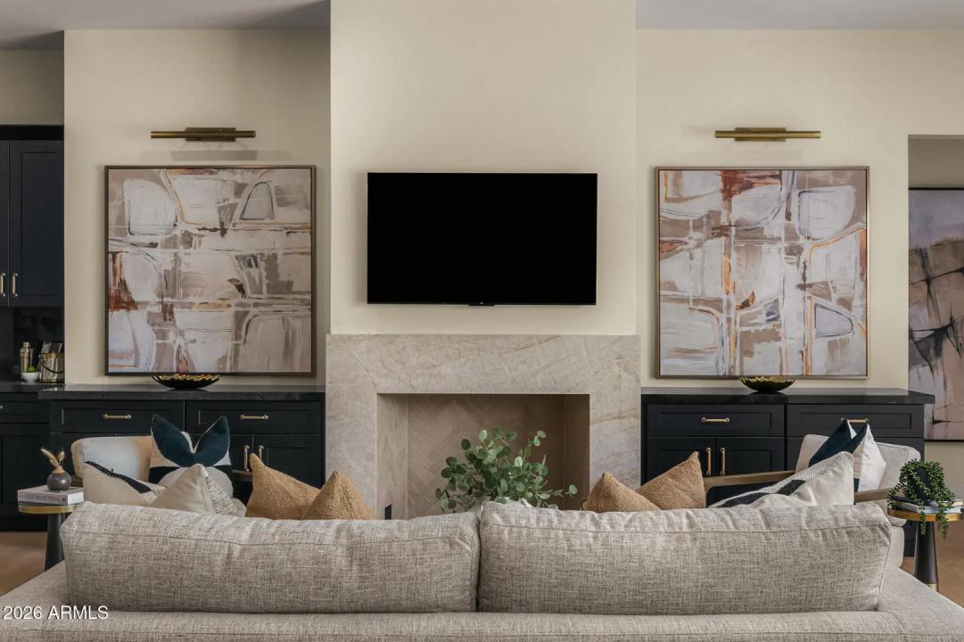 Real Estate Picture 7