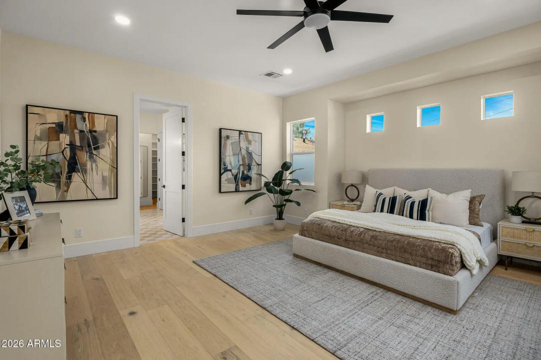 Real Estate Picture 9