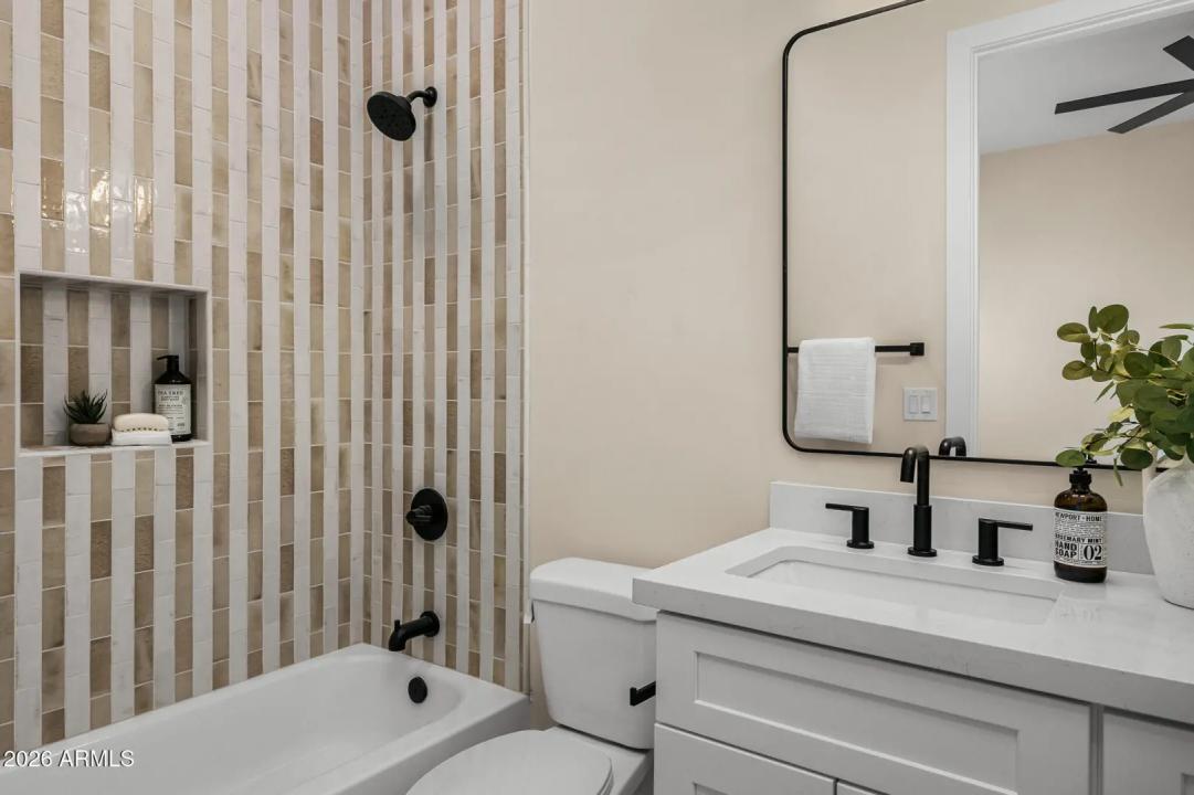 Real Estate Picture 15