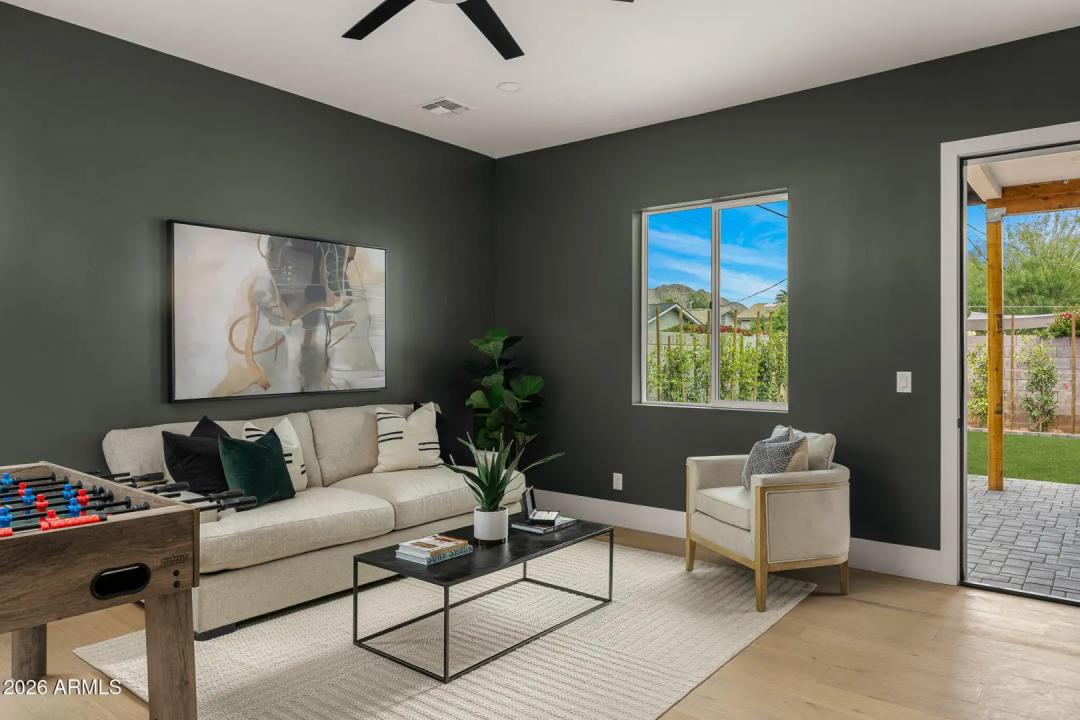 Real Estate Picture 18