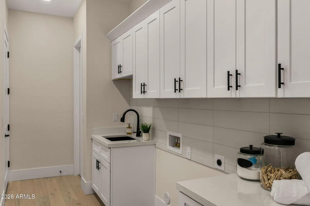 Real Estate Picture 23