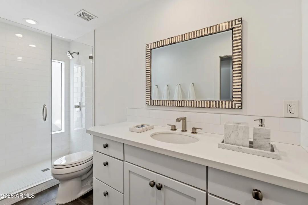 Real Estate Picture 20