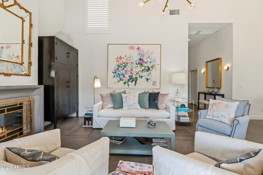 Real Estate Picture 8