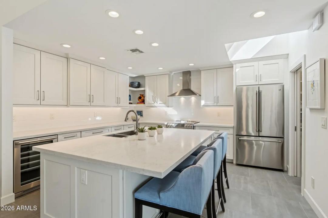 Real Estate Picture 12