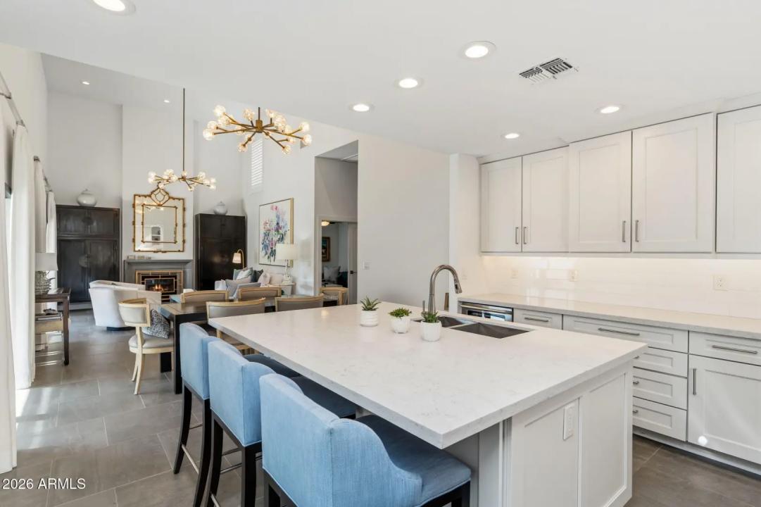 Real Estate Picture 15