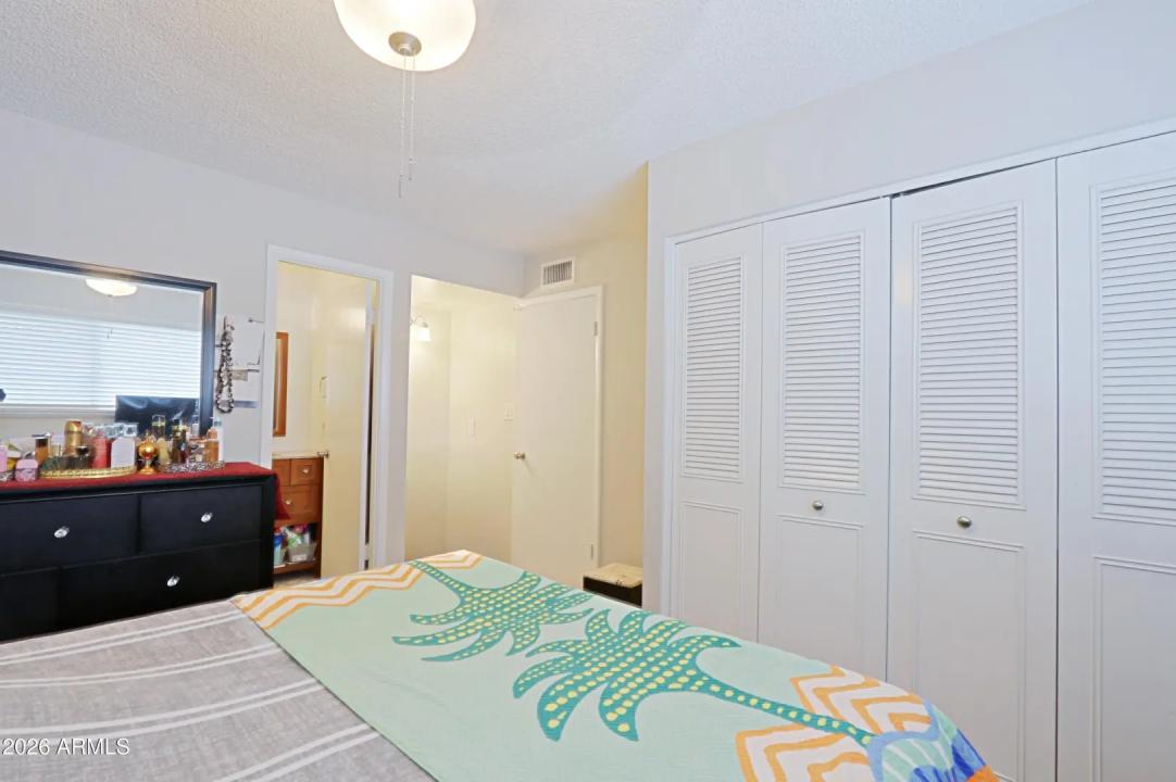 Real Estate Picture 14