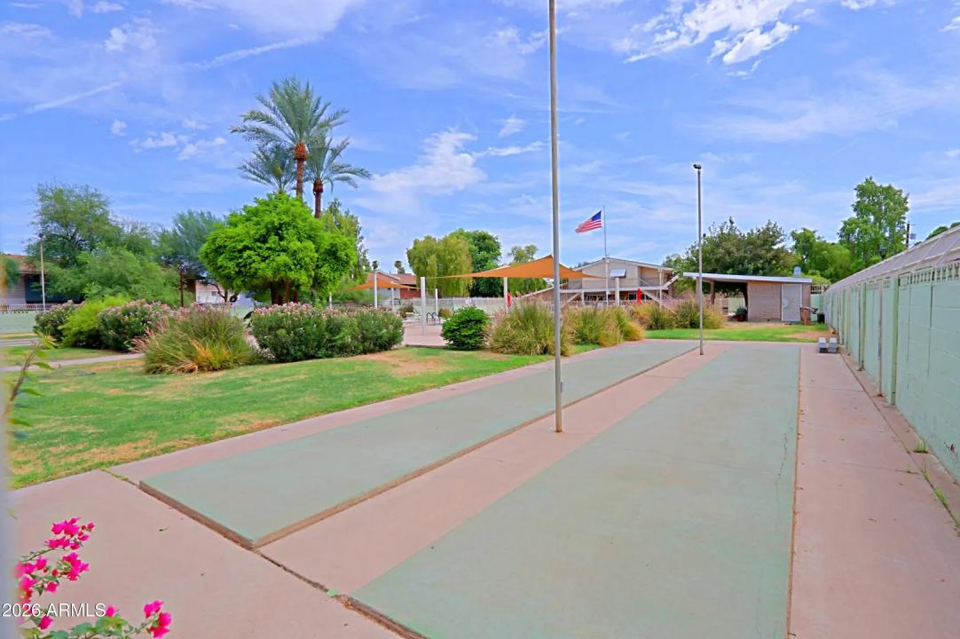 Real Estate Picture 50