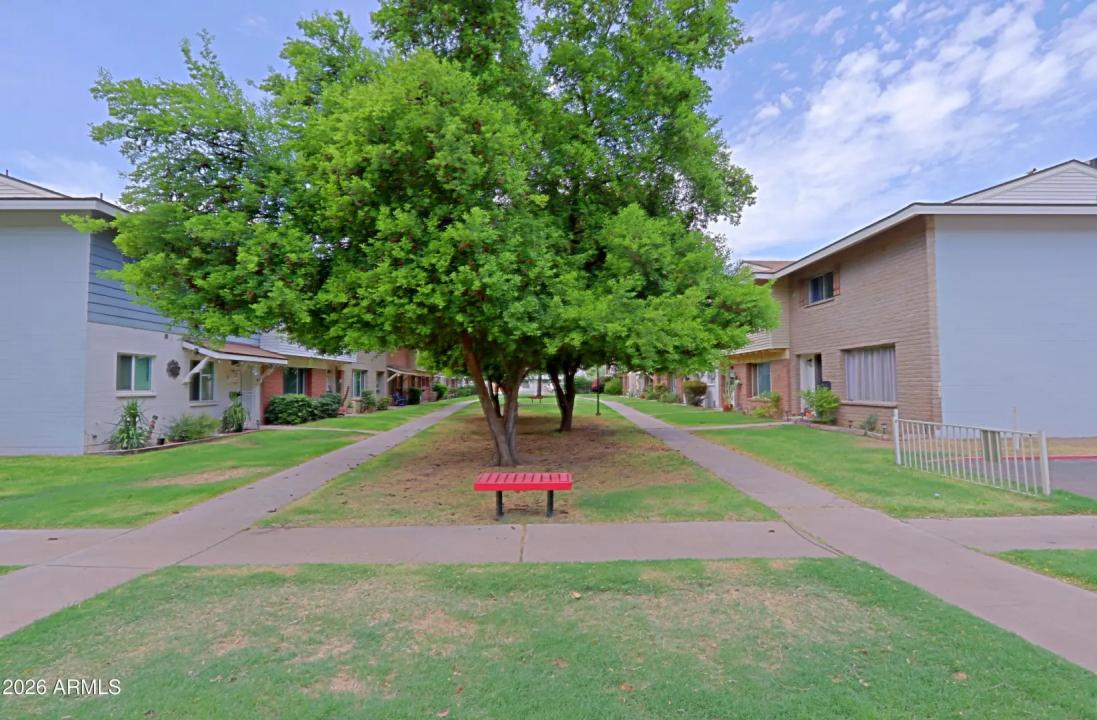 Real Estate Picture 40