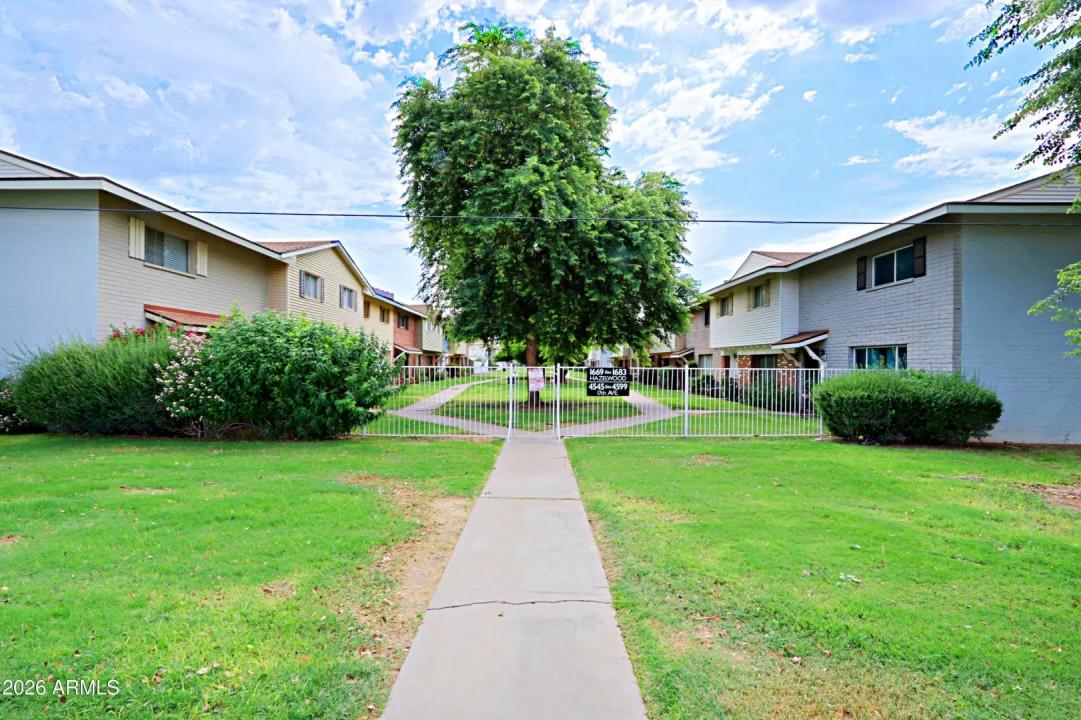 Real Estate Picture 28