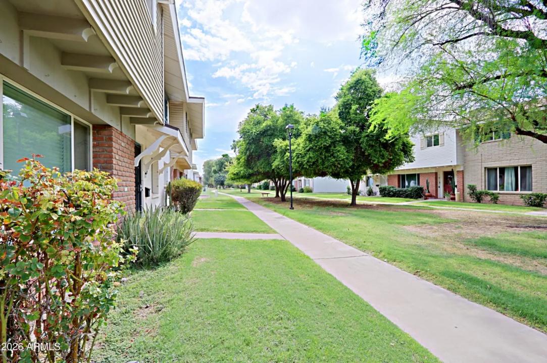 Real Estate Picture 33