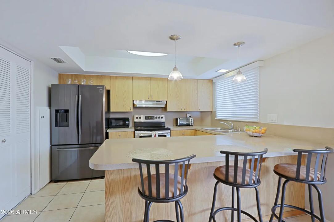 Real Estate Picture 3