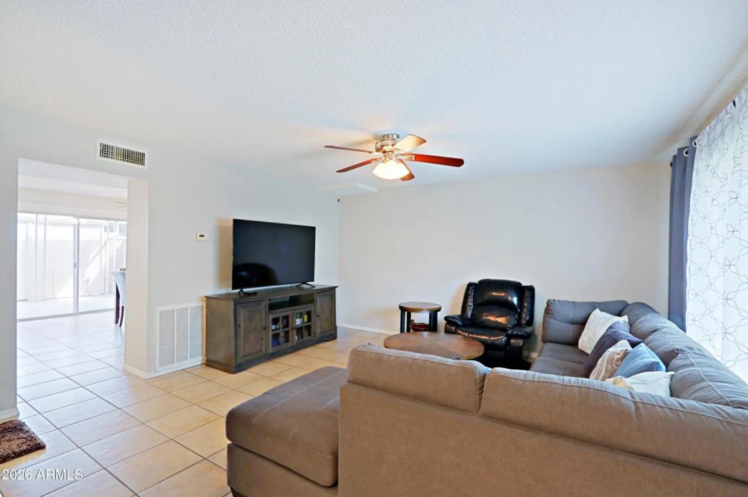 Real Estate Picture 11