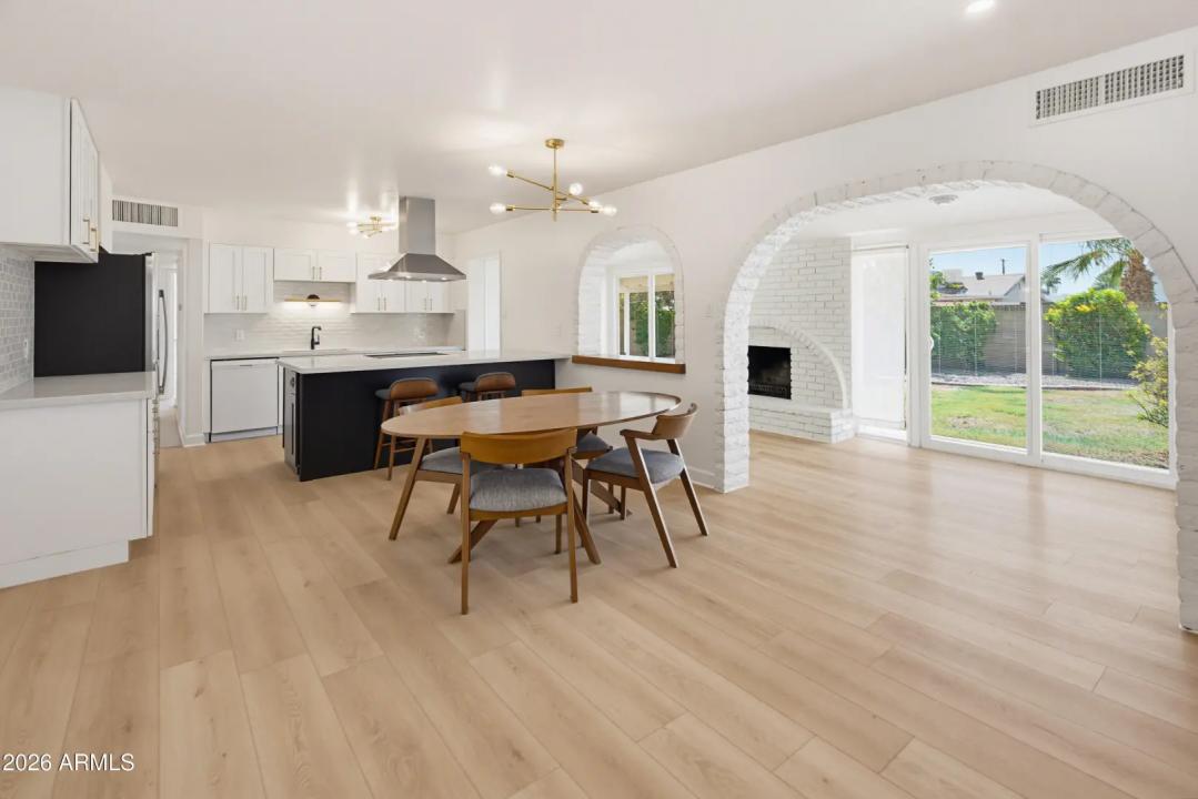Real Estate Picture 13