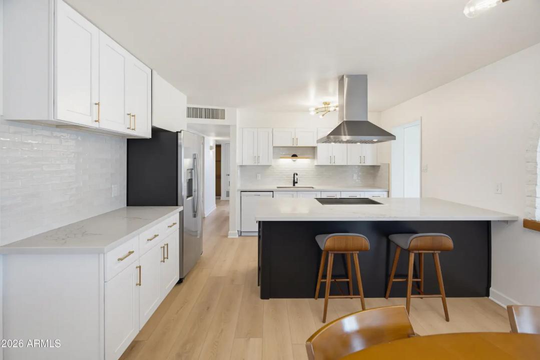 Real Estate Picture 1