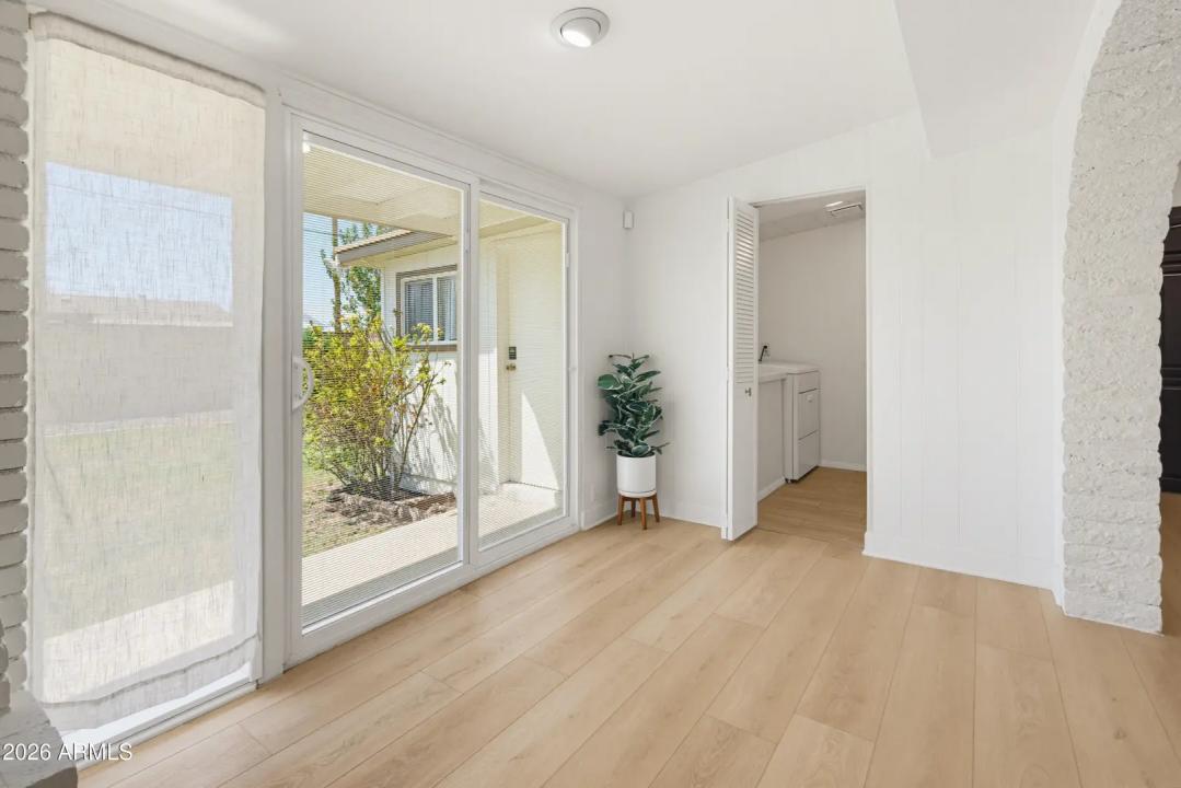 Real Estate Picture 14