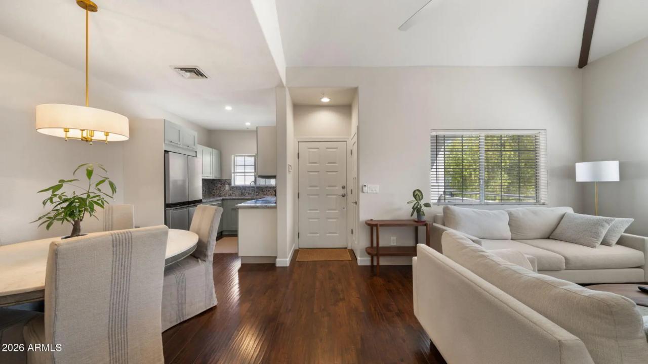 Real Estate Picture 4