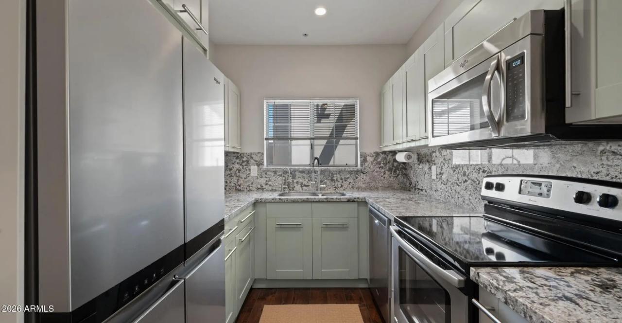 Real Estate Picture 7