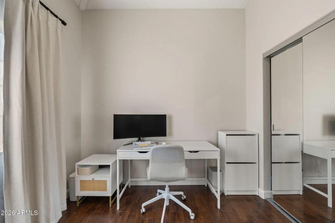 Real Estate Picture 16
